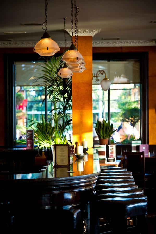Riverbank House Hotel Ferrybank Экстерьер фото